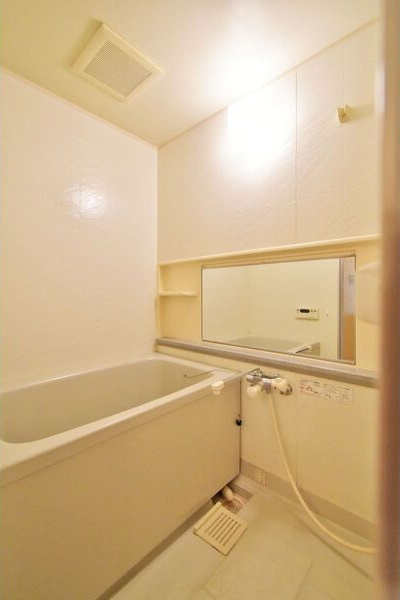 ネスト三吉の浴室