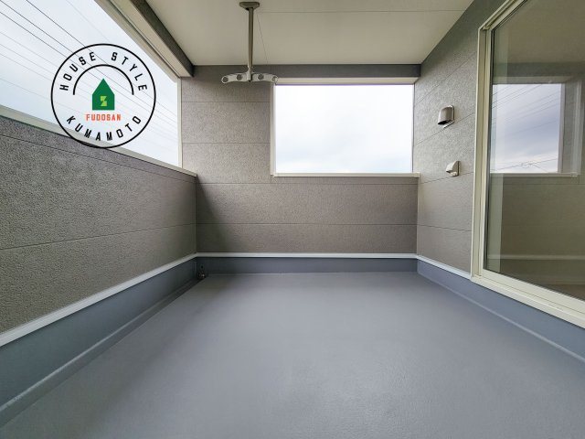 熊本市北区清水東町第2-2棟（1号棟）の外観：施工例|バルコニーに自分のこだわりをもたせる。120％自由自在のバルコニー。もちろんお洗濯物を干す、ゴミを一時保管するなどもおまかせください。バルコニーを多目的スペースとして考えてみましょう。