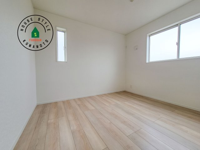 熊本市北区清水東町第2-2棟（1号棟）の内観：施工例|元気いっぱいのお子様が活躍するお部屋です。