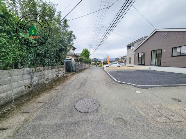 熊本市北区清水東町第2-2棟（1号棟）の前面道路含む現地写真|前面道路です。
