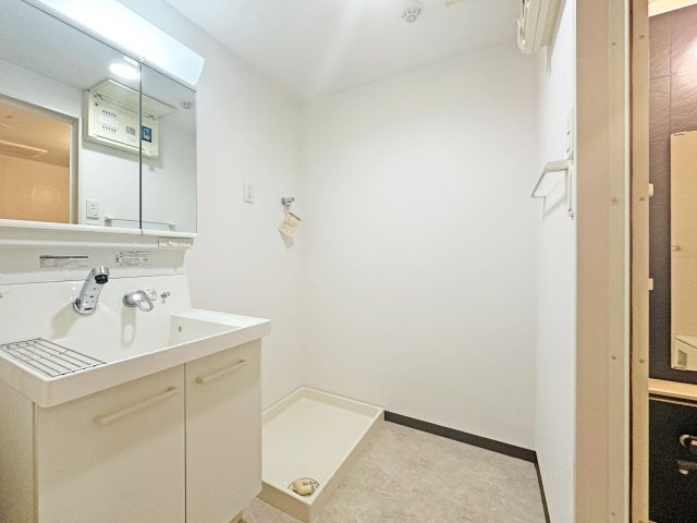 woodbell-Yの洗面所|洗面台も3面鏡で使いやすいです