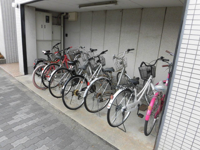 敷地内駐輪場です