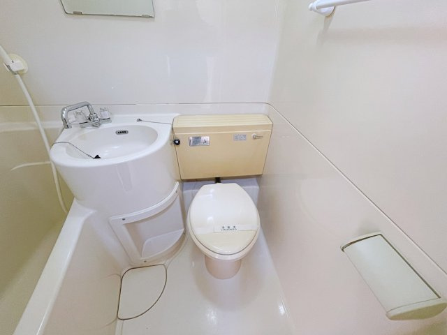 ユニットバスのトイレはお掃除が楽ですよ