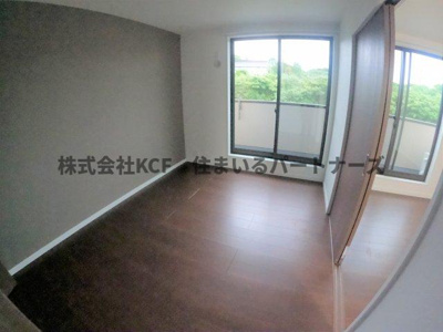 【内装】 | エブリポターミ | 明るい室内です