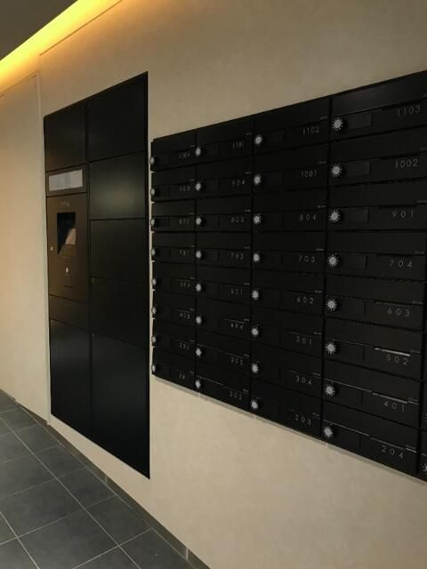 オークレジデンス亀沢のその他共用部分|メールボックス