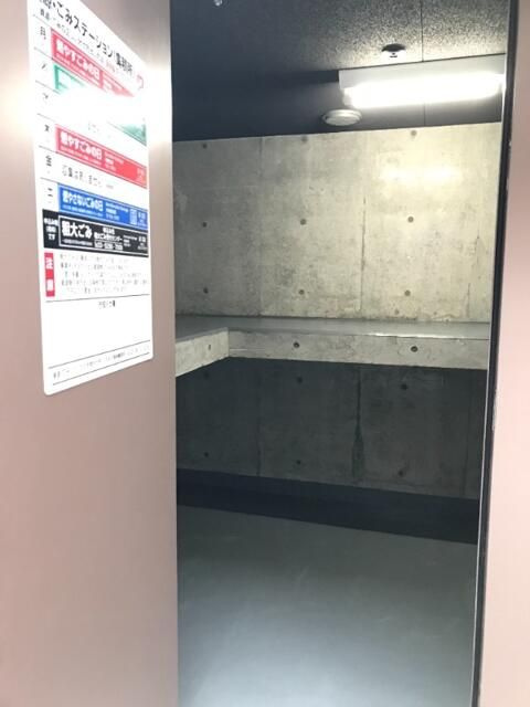 オークレジデンス亀沢のその他共用部分|ゴミ置き場