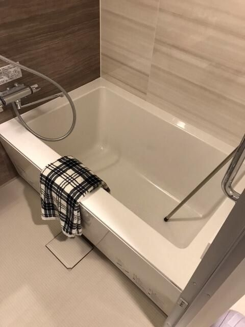 オークレジデンス亀沢の浴室