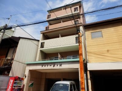 シャトーあと村の外観