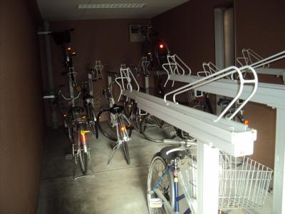 シャトーあと村の駐車場|駐輪場