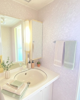 【洗面所】 | ルシオン小樽 | ミラー付き収納で使い勝手も良く、毎日の身支度がスムーズに。