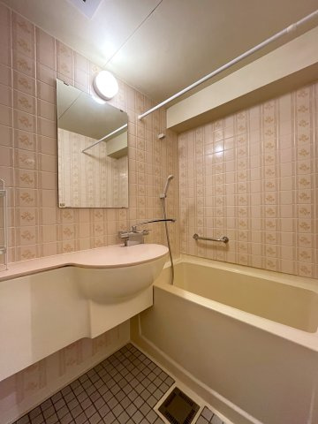 ブランシール碑文谷の浴室|広々スペース（タイル張り）