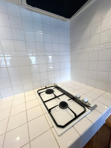 ブランシール碑文谷のキッチン|コンロは仏製〈ロジェール〉