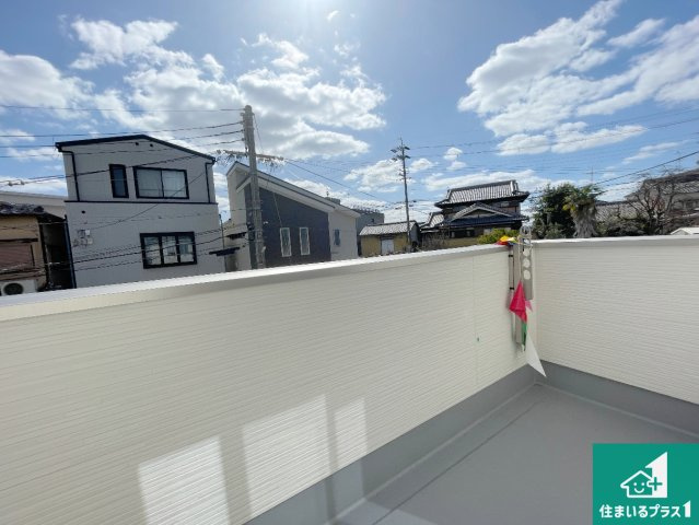 宇治市槇島町一ノ坪　第1期　新築一戸建てのバルコニー|ワイドバルコニーは洗濯物を干すスペースが広いのでご家族が多くても安心！