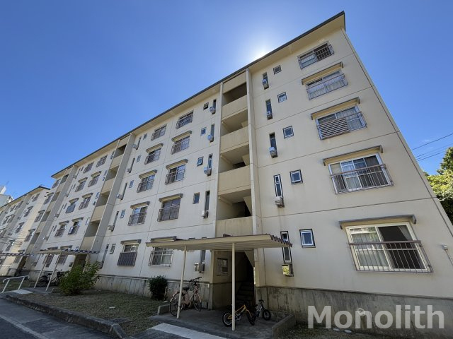 泉北茶山台２丁３番６号棟の外観