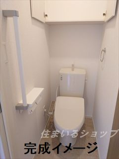 広島市安佐北区可部３丁目のアパートのトイレ|シャワートイレ・収納棚あり