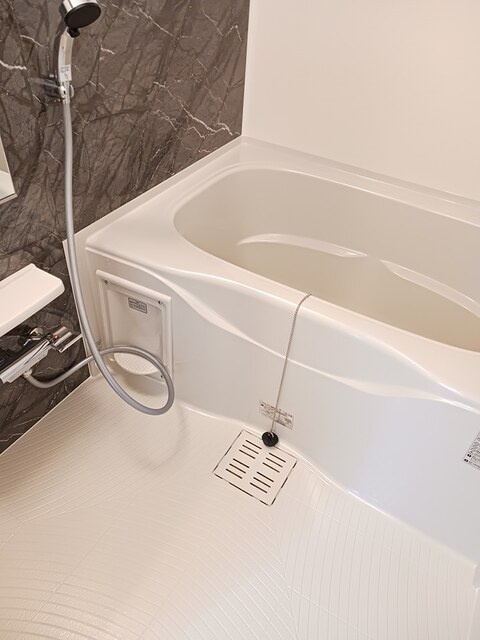 広島市安佐北区可部３丁目のアパートの浴室|追い焚き・浴室暖房乾燥機・窓あり