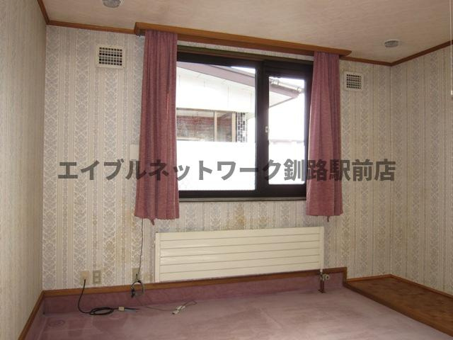 桜ヶ岡6-21-7貸家の洋室