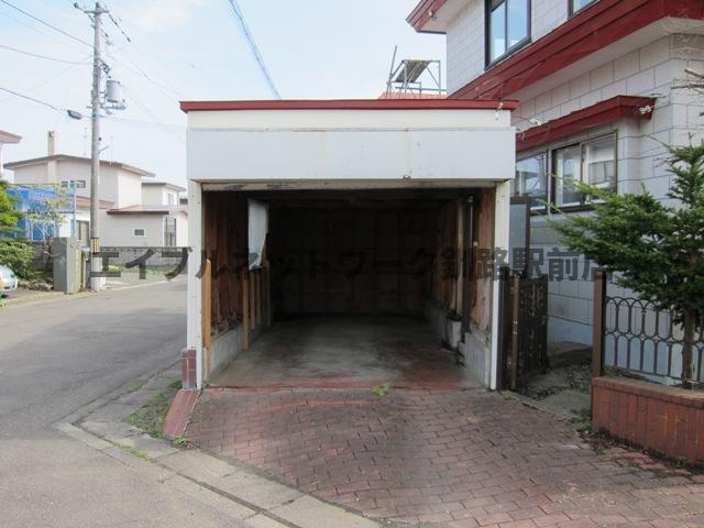 桜ヶ岡6-21-7貸家の駐車場