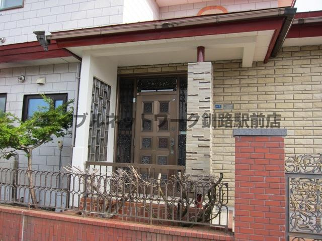 桜ヶ岡6-21-7貸家のエントランス