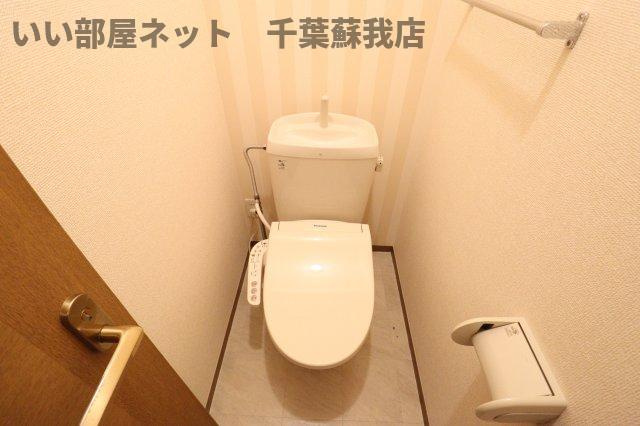 ロイヤルハウス　Ａのトイレ|ゆったりとした空間のトイレです