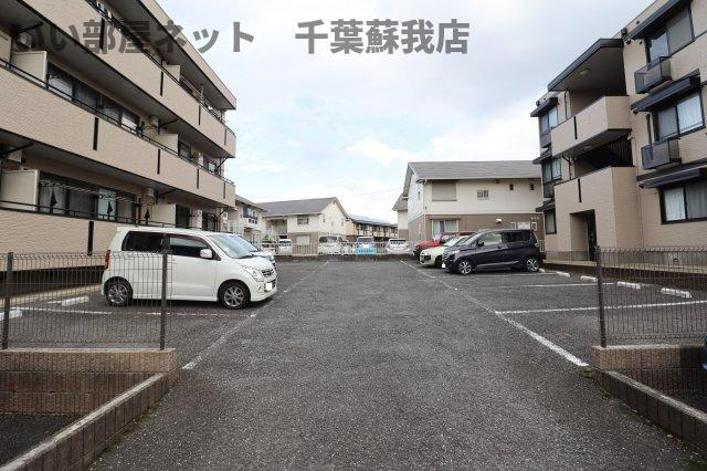 ロイヤルハウス　Ａの駐車場|駐車場完備です
