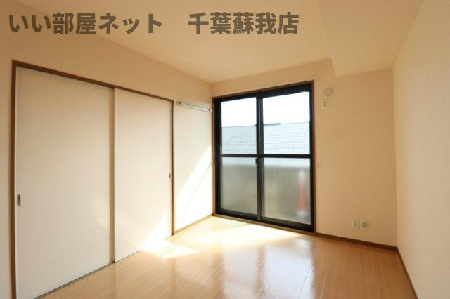 ロイヤルハウス　Ａの寝室|ゆとりの広さです