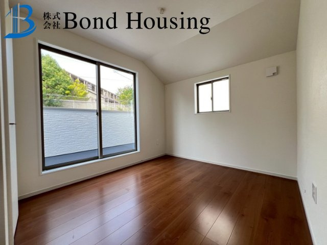 嬉しいリビング階段・設備充実　山手台2丁目　全2棟　2号棟の子供部屋