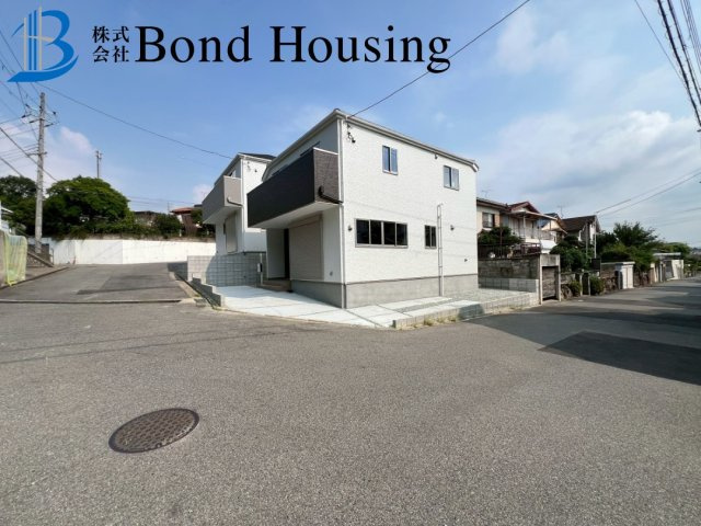 嬉しいリビング階段・設備充実　山手台2丁目　全2棟　2号棟の前面道路含む現地写真