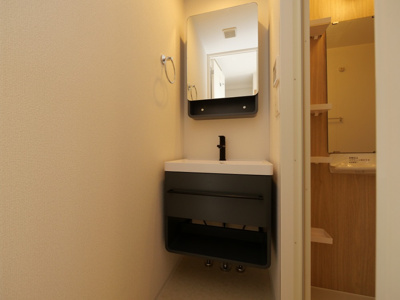 【洗面所】 | セレニテ夕陽丘エクラ | 明るい洗面所です