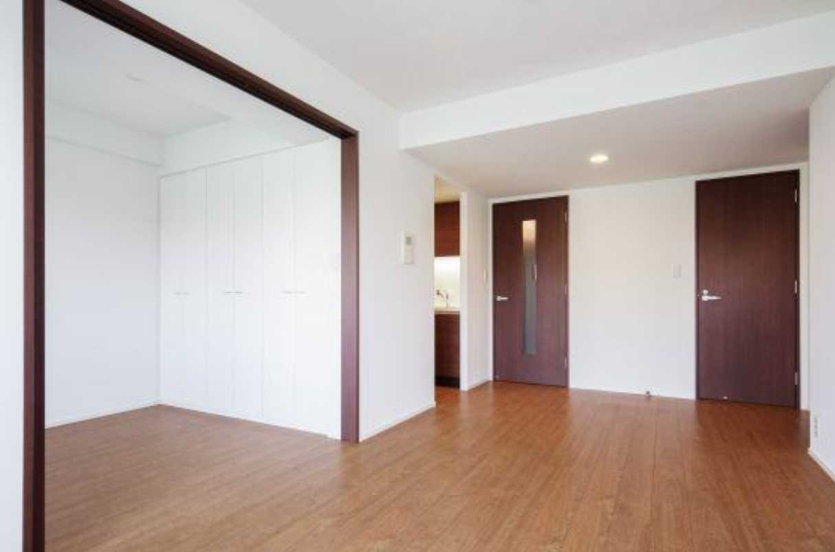 コンフォリア駒場　ペット相談可　オートロック　礼金０の居間・リビング