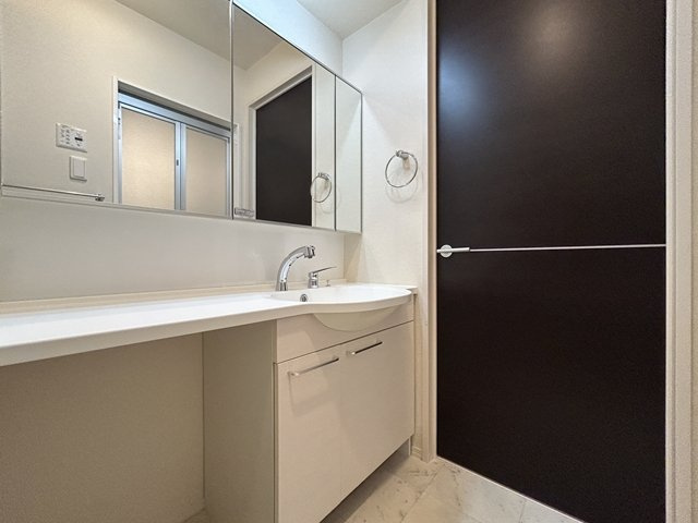 高崎市上大類町のアパートの独立洗面台