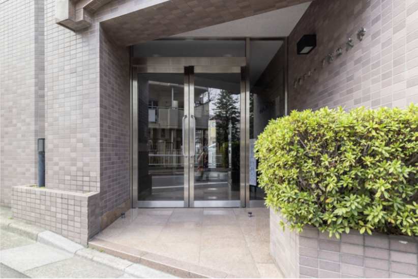 グランレーブ都立大学のエントランス