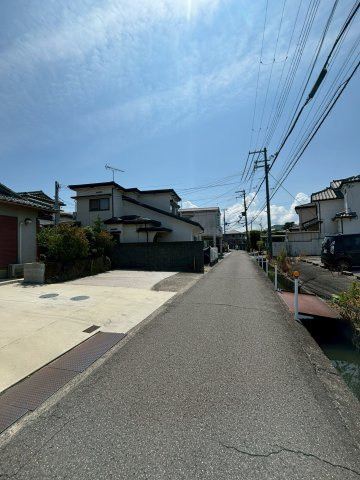 和歌山市　中島　中古戸建の前面道路含む現地写真