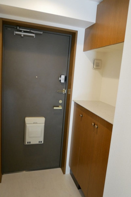 【玄関】 | ソサエティ柿の木坂アネックス