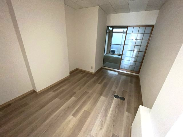 ローヤルハイツ石原の洋室