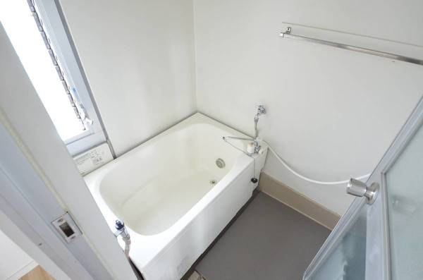 ビレッジハウス希望ヶ丘2号棟の浴室|ビレッジハウスの同一物件・同一タイプの間取りの写真です