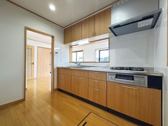 厚木市下荻野　中古戸建のキッチン|お料理しやすいキッチンです