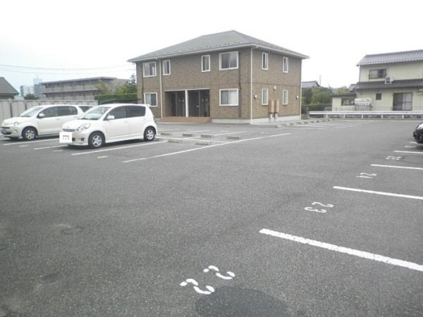 ベルフォーレ　B棟の駐車場