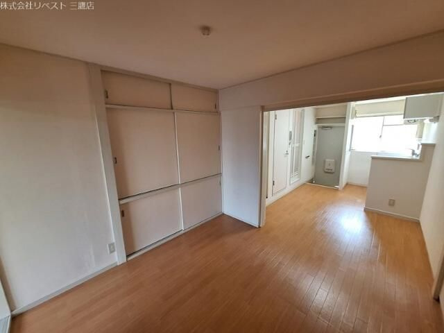 グリーンマンションの居間・リビング