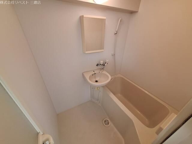 グリーンマンションの浴室