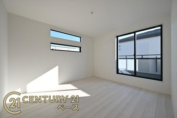 天理市永原町の新築一戸建の洋室|■現地撮影写真■使い勝手の良い広々とした洋室です！