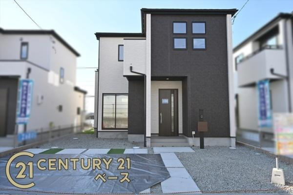 天理市永原町の新築一戸建の外観|■現地撮影写真■耐震等級３の地震に強い安心の邸宅！雨で汚れを洗い流してくれるセルフクリーニング機能付き外壁！お気軽にお問い合わせください！■