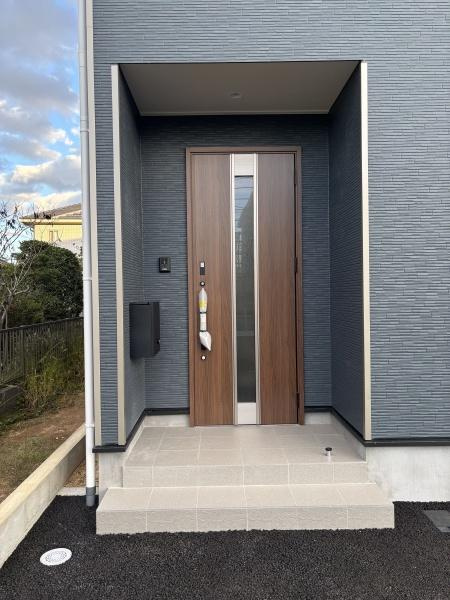 豊田市堤町第3　全4棟・1号棟の玄関|訪れる人を心地よく迎え入れます。