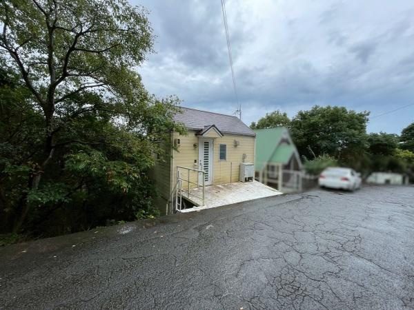和歌山市加太　中古戸建の前面道路含む現地写真