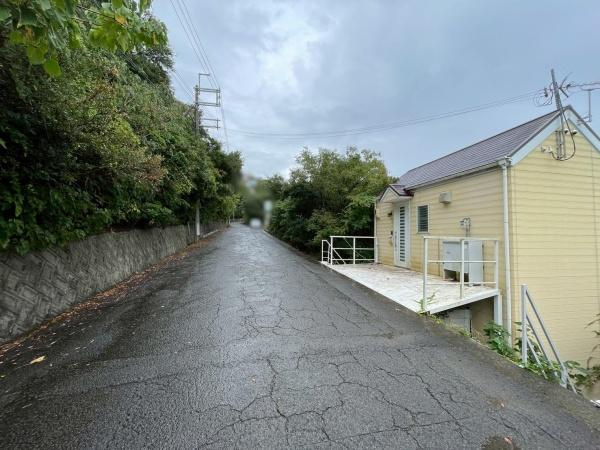和歌山市加太　中古戸建の前面道路含む現地写真