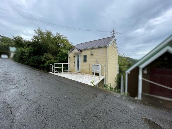 和歌山市加太　中古戸建の前面道路含む現地写真