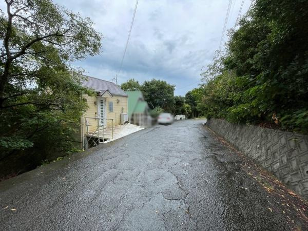 和歌山市加太　中古戸建の前面道路含む現地写真