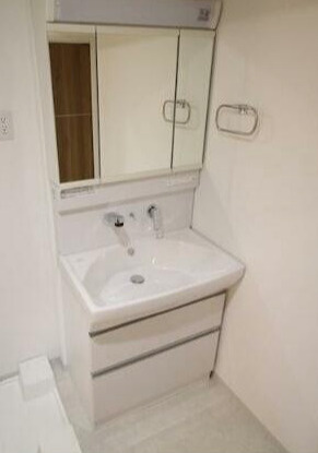 ル・マージュ新町の独立洗面台