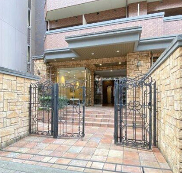 グランシス天満橋のエントランス