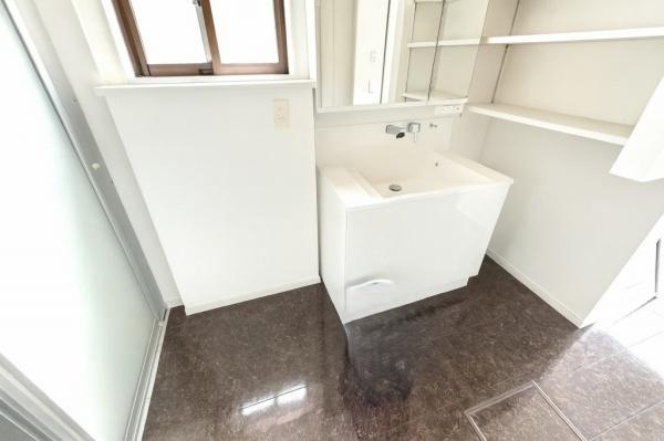 宮崎市田野町あけぼの・中古戸建の独立洗面台